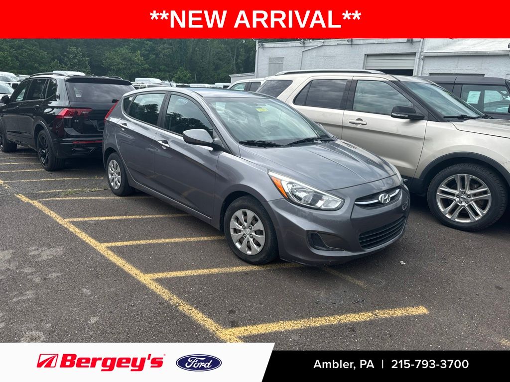 2016 Hyundai Accent SE 5-Door 6-Speed Automatic's photo