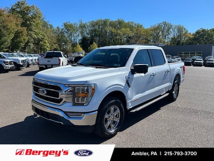 2023 Ford F-150 XLT Hybrid with a Moonroof Truck