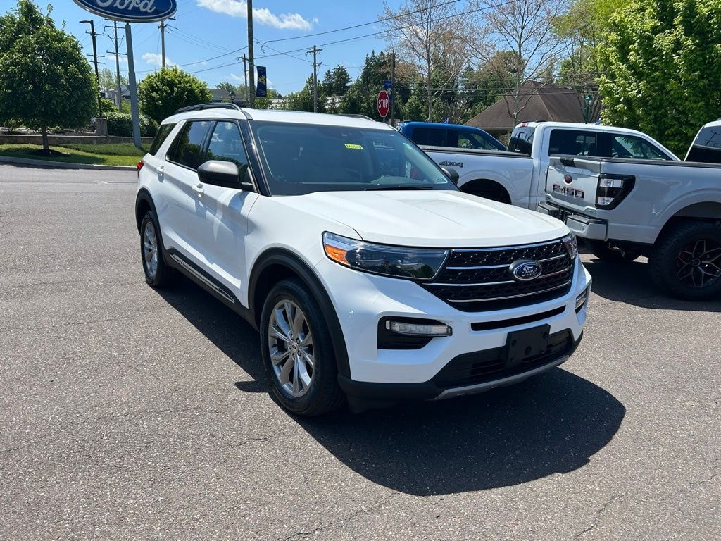 Certified 2023 Ford Explorer XLT with a Moonroof SUV