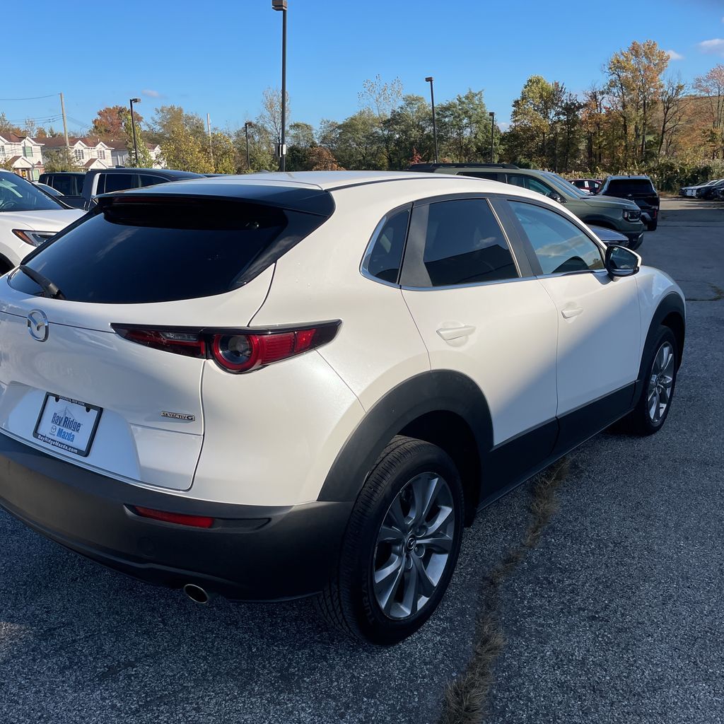 2022 Mazda CX-30 2.5 Select photo 4