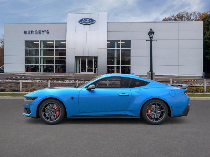 2025 Ford Mustang Dark Horse Deluxe photo 3
