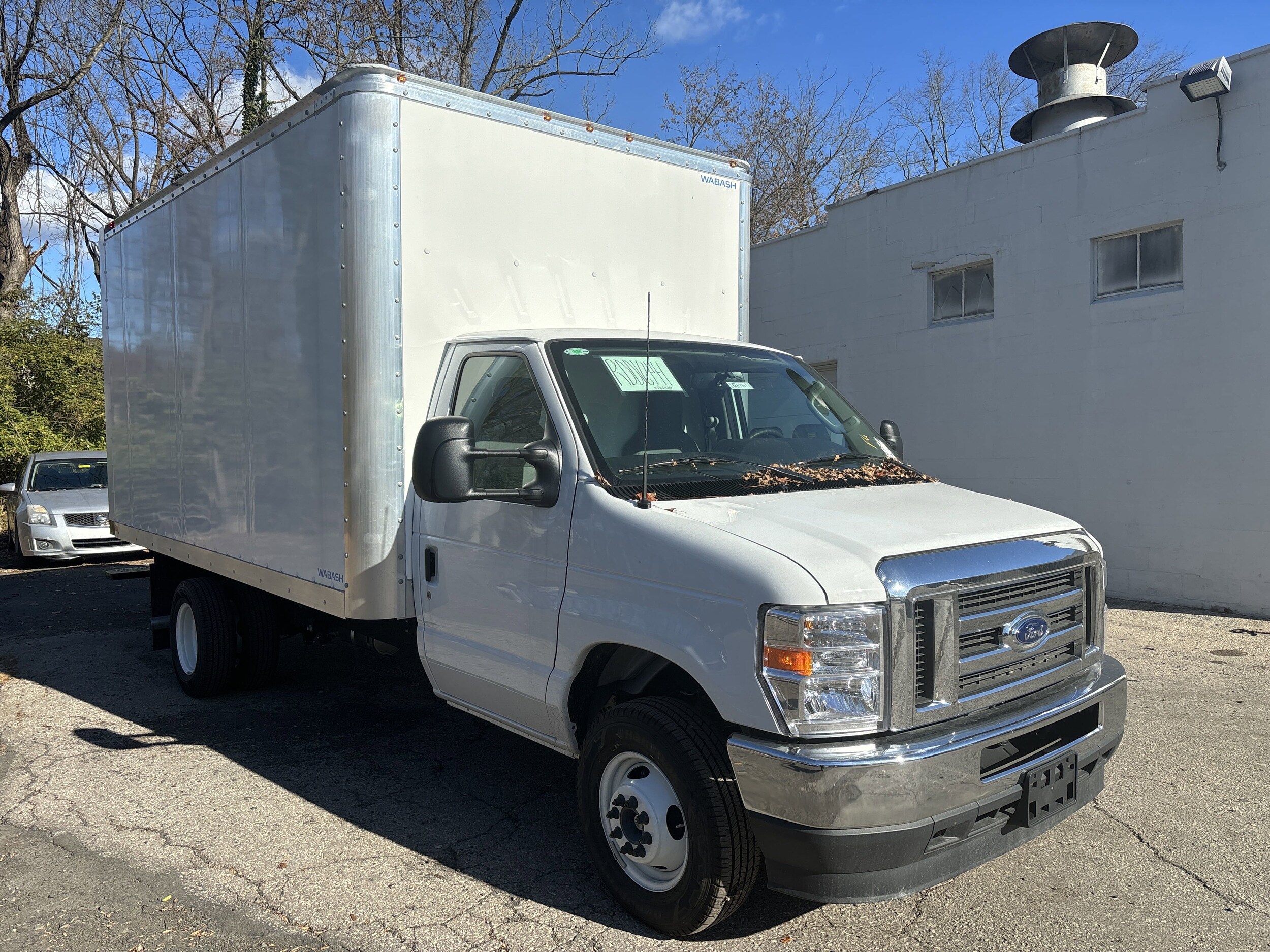 2024 Ford E-450 Cutaway photo 2
