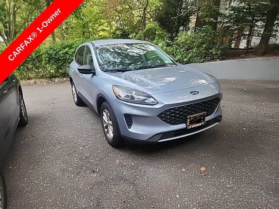 2022 Ford Escape SE photo 2