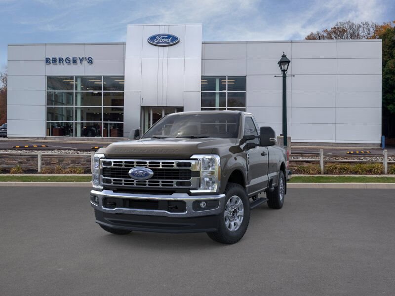 2025 Ford F-350 XLT photo 2