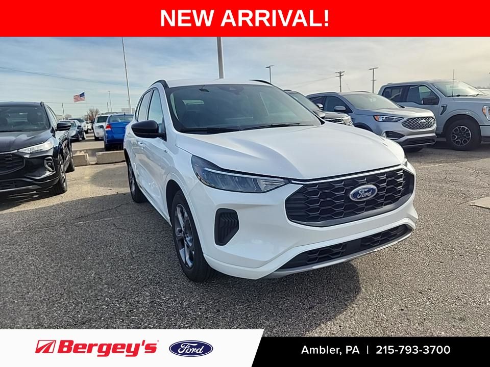 2023 Ford Escape ST-Line's photo