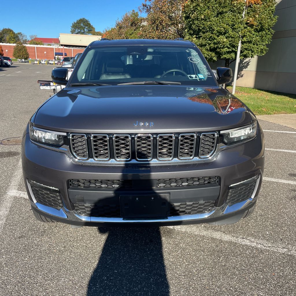 2022 Jeep Grand Cherokee Limited photo 2