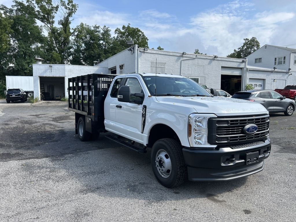 New 2025 Ford F-350SD XL Chassis