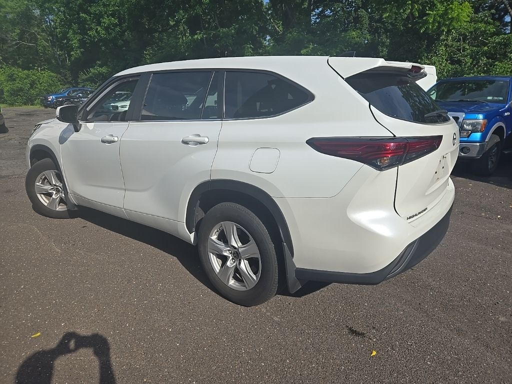 Used 2023 Toyota Highlander LE SUV