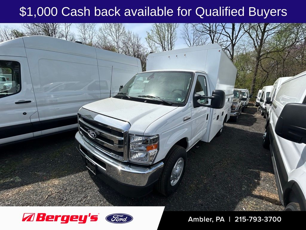2026 Ford E-Series SRW E-350 Super Duty 138 in WB's photo
