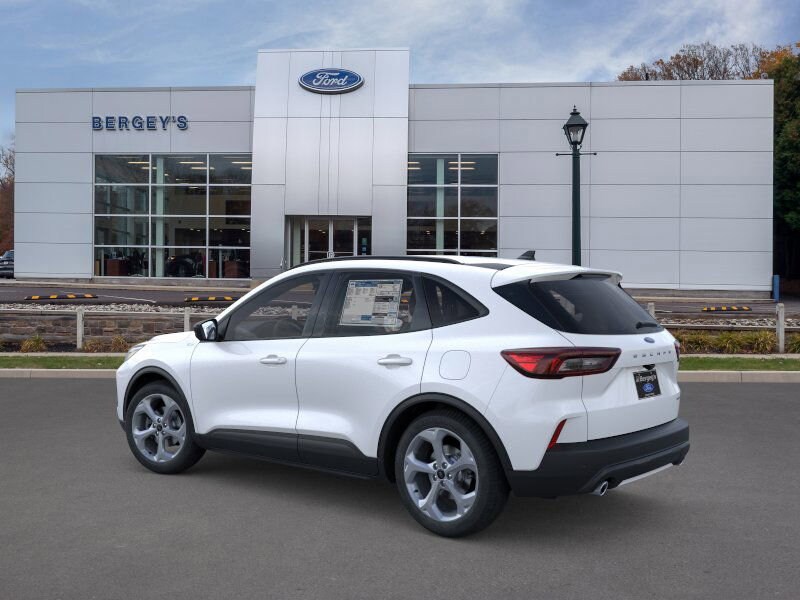 2025 Ford Escape ST-Line photo 4