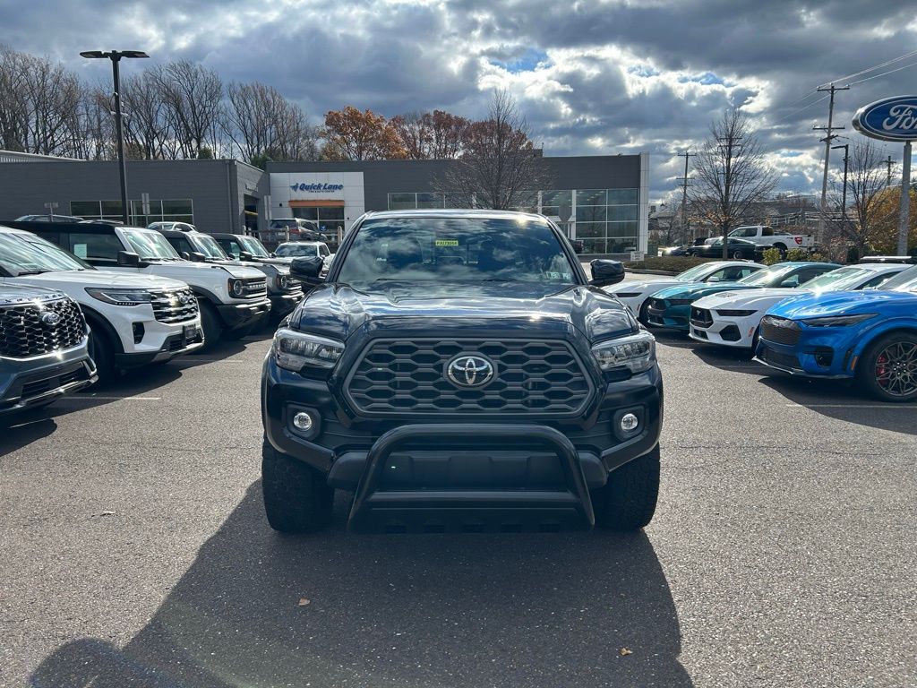 2021 Toyota Tacoma TRD Off-Road V6 photo 2
