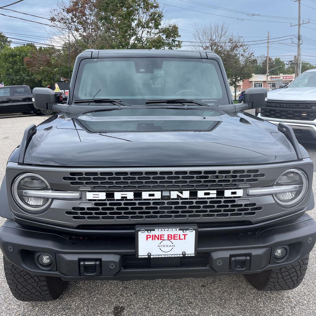 2022 Ford Bronco Badlands photo 2