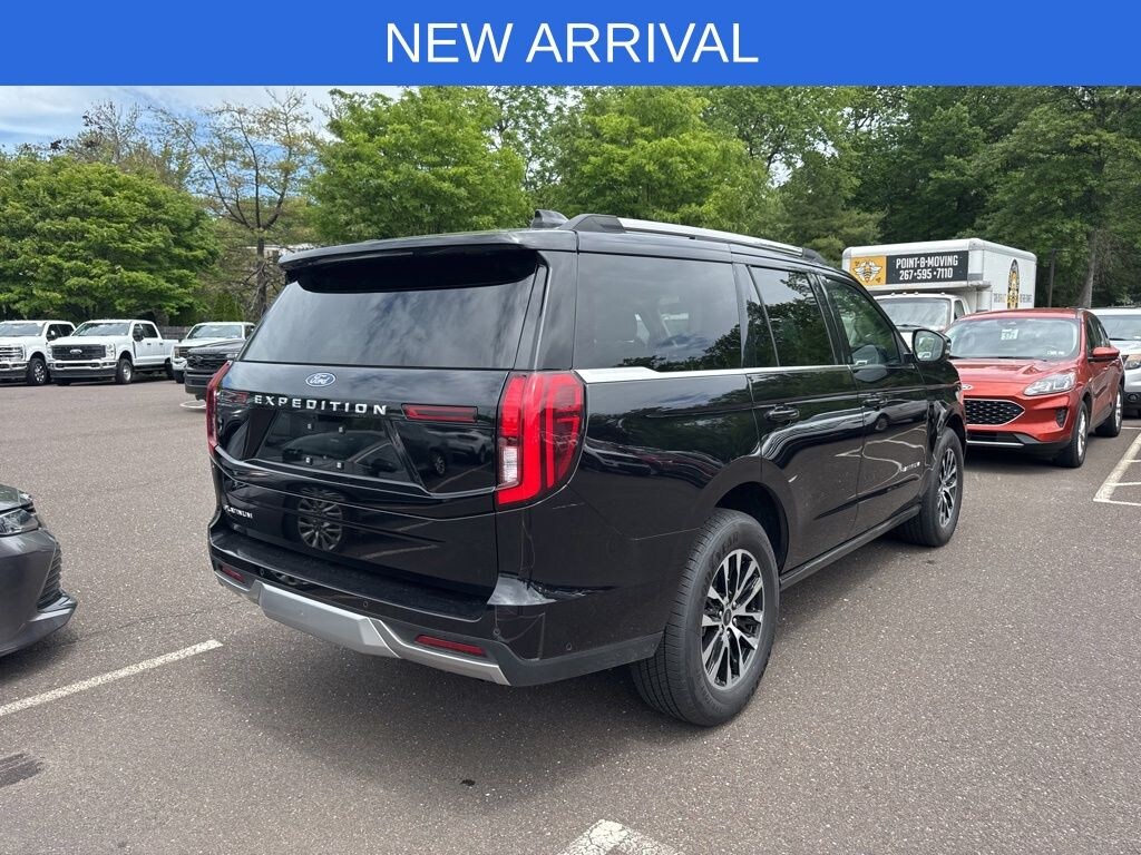 Certified 2025 Ford Expedition Platinum with a Moonroof SUV