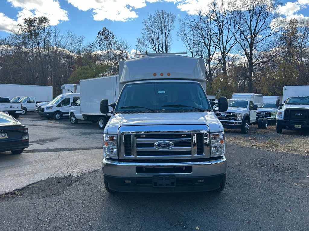 2025 Ford E-350 photo 2