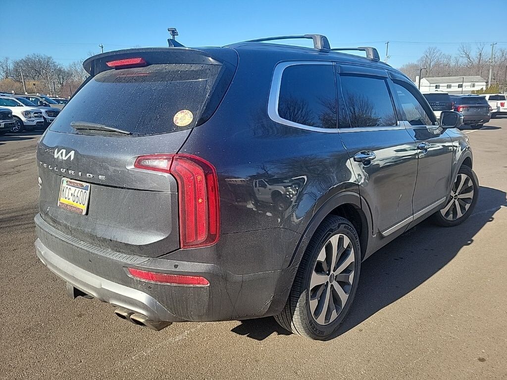 Used 2022 Kia Telluride S AWD with a Moonroof SUV