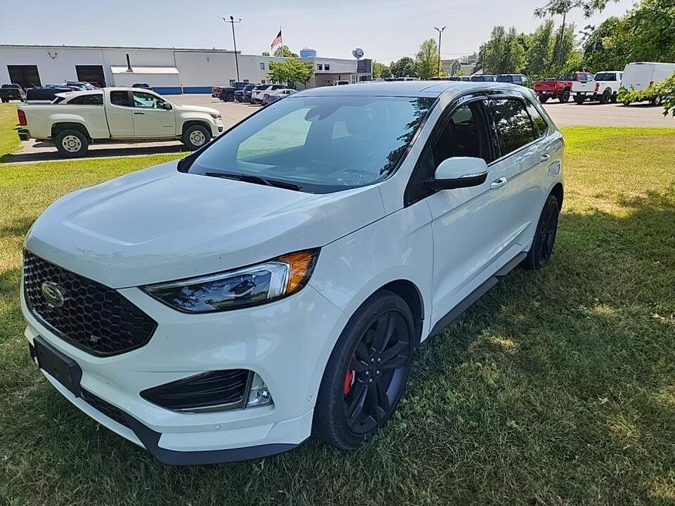2022 Ford Edge ST photo 2
