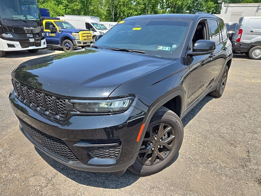 Used 2024 Jeep Grand Cherokee Altitude X SUV