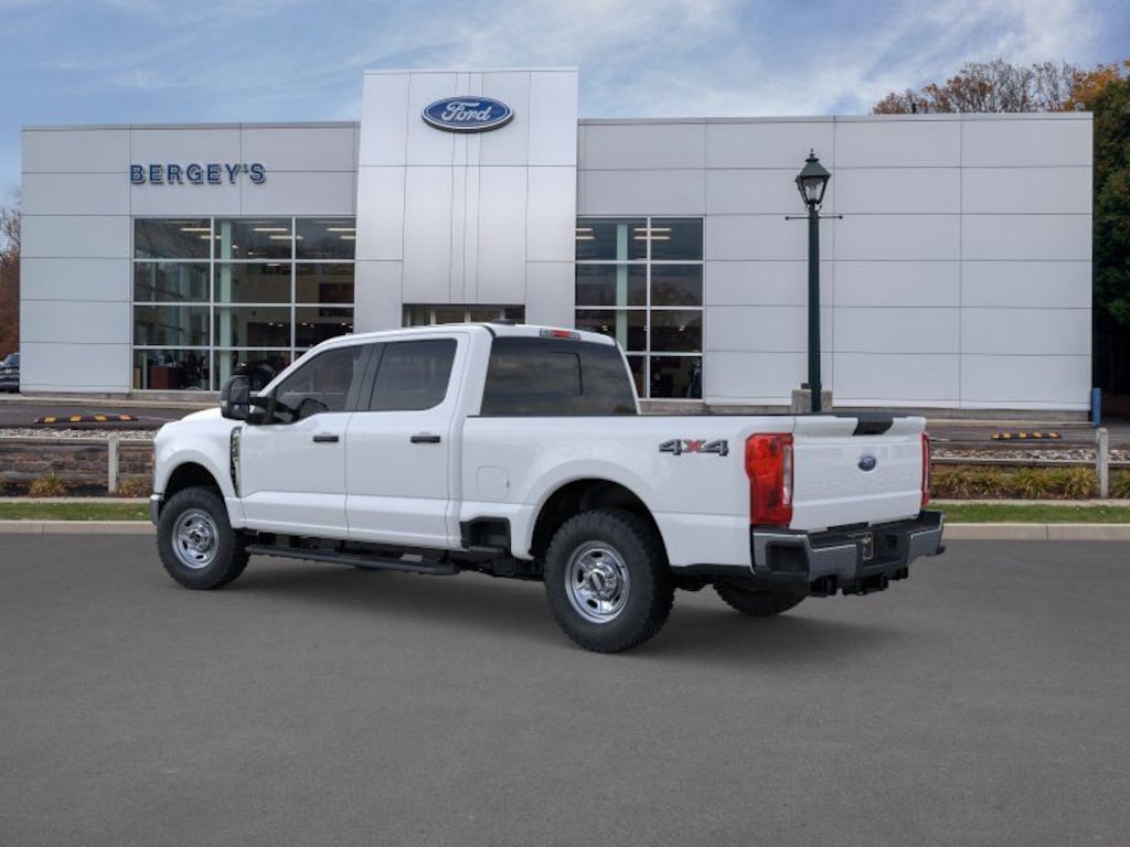 New 2026 Ford F-250SD XL 4WD 6.8L Truck