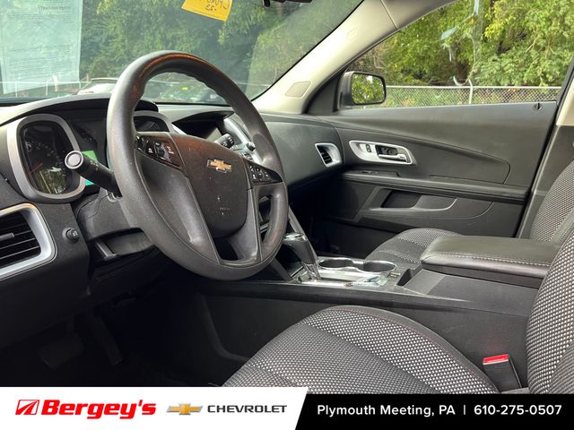 2016 Chevrolet Equinox LS photo 2