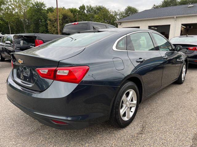 2021 Chevrolet Malibu LS photo 2