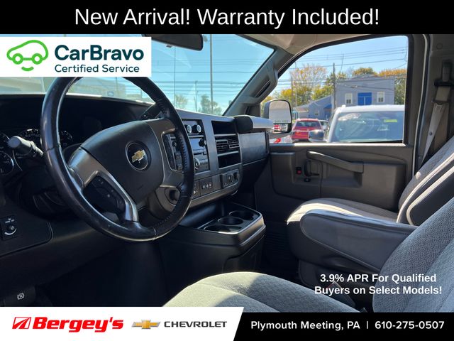 2017 Chevrolet Express 3500 Minivan/Van  2017 Chevrolet Express 3500 Minivan/Van
