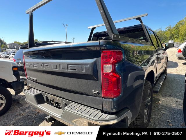 2022 Chevrolet Silverado 1500 LT photo 2