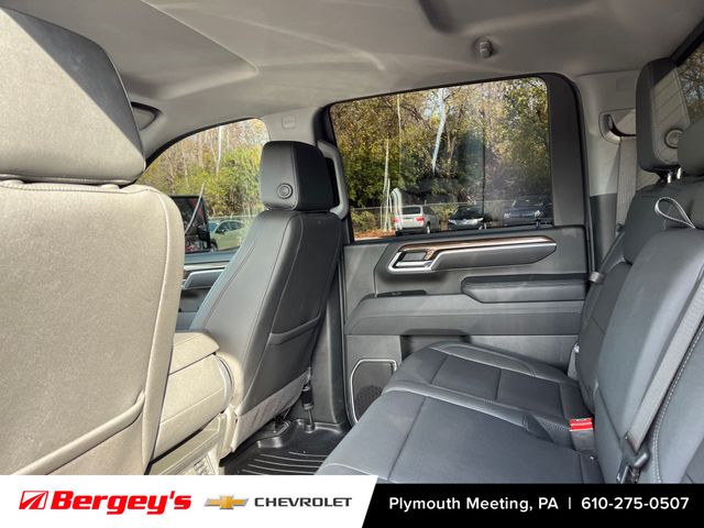 2025 Chevrolet Silverado 2500HD LT photo 4