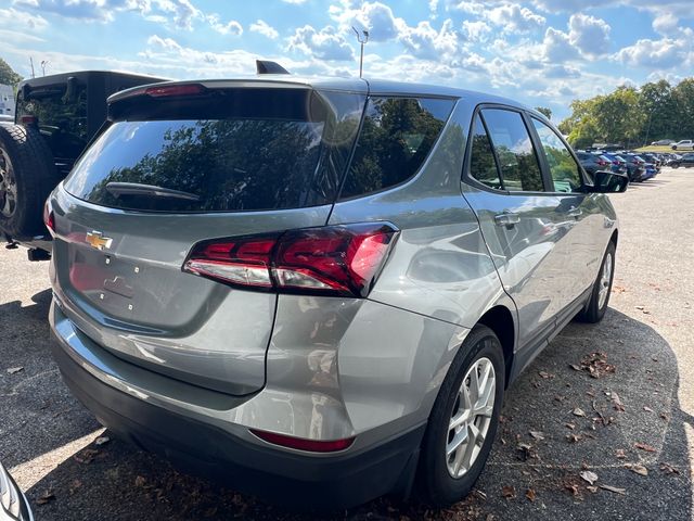 2024 Chevrolet Equinox LS photo 2