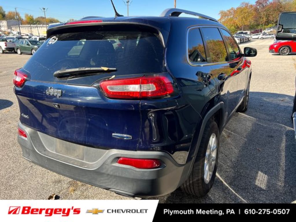 Used 2016 Jeep Cherokee Latitude SUV