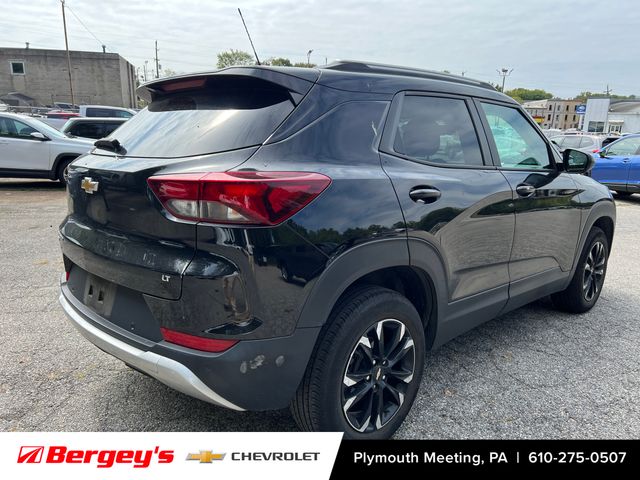 2022 Chevrolet Trailblazer LT photo 2
