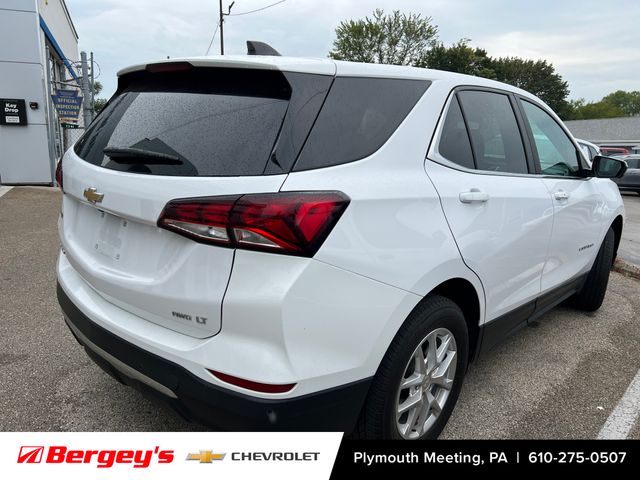 2022 Chevrolet Equinox LT photo 2