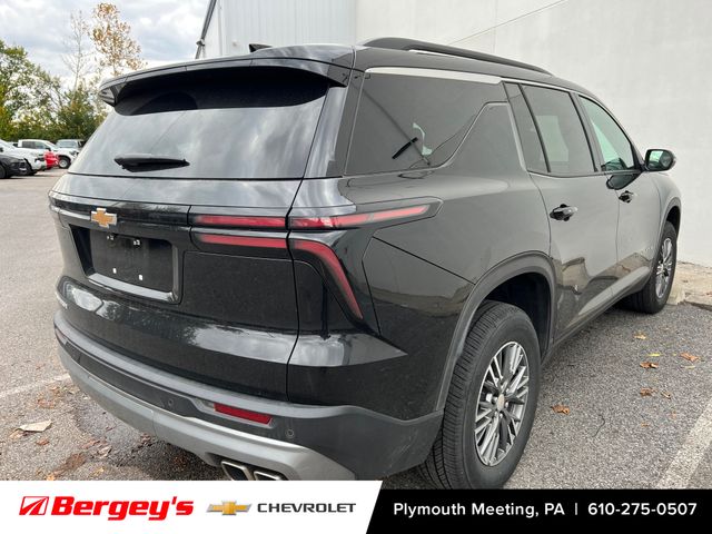 2025 Chevrolet Traverse photo 2