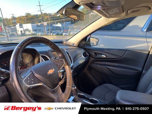 2019 Chevrolet Equinox LT photo 2