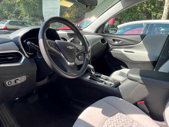 2024 Chevrolet Equinox LS photo 3
