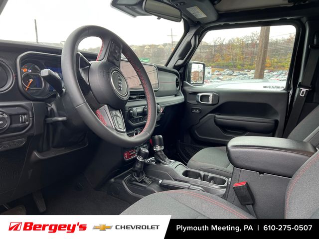 2024 Jeep Wrangler Rubicon photo 3