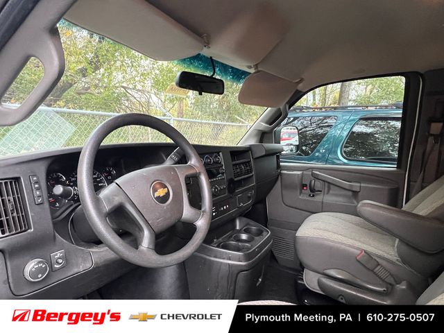 2021 Chevrolet Express 2500 Work Cargo Van photo 3