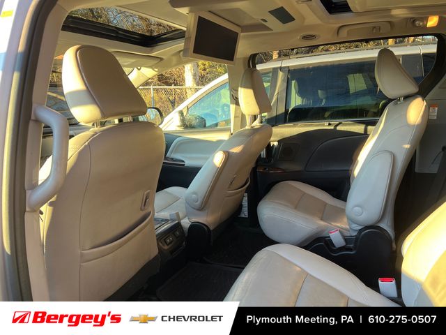 2020 Toyota Sienna XLE Premium photo 3