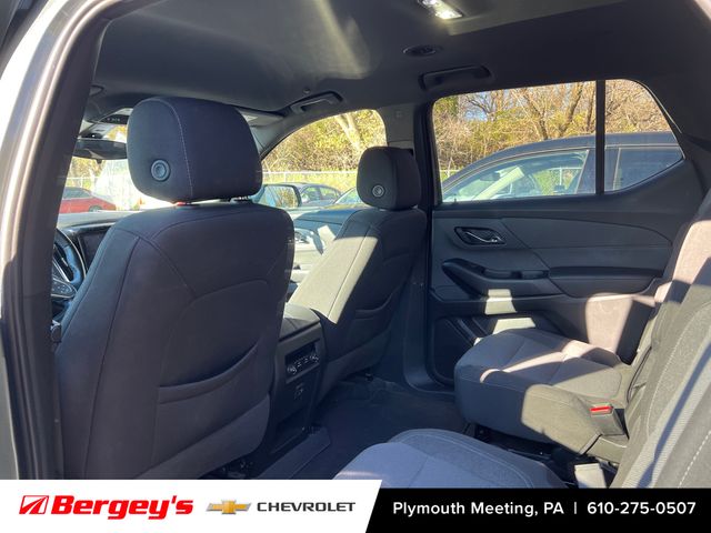 2023 Chevrolet Traverse Cloth photo 3