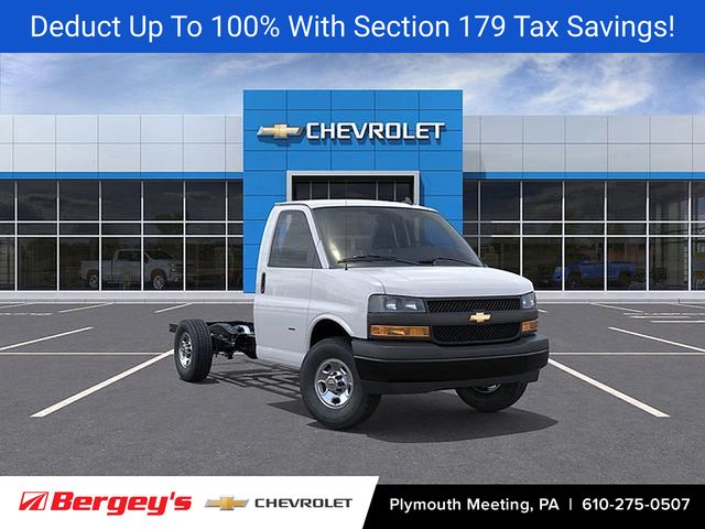 2025 Chevrolet Express Cutaway Truck 