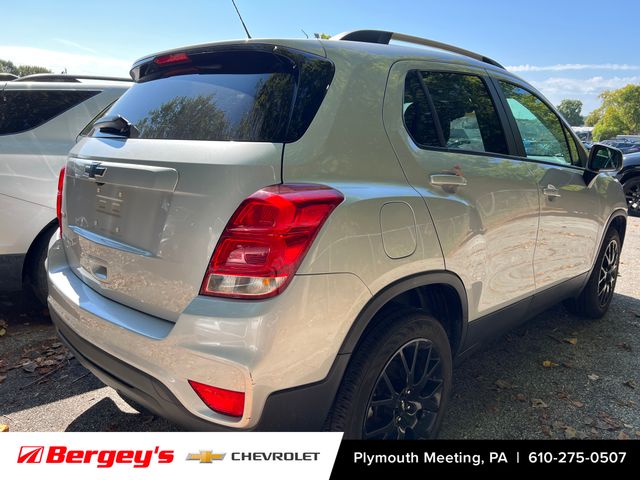 2022 Chevrolet Trax LT photo 2