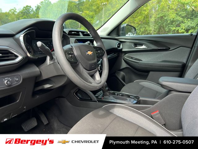 2022 Chevrolet Trailblazer LT photo 3