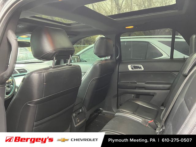 2011 Ford Explorer XLT photo 4