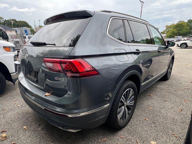 2019 Volkswagen Tiguan SEL photo 2