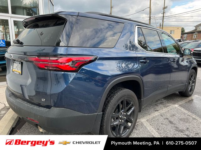 2022 Chevrolet Traverse Leather photo 2