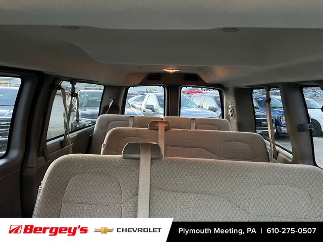 2016 Chevrolet Express Passenger 2500 LS photo 3