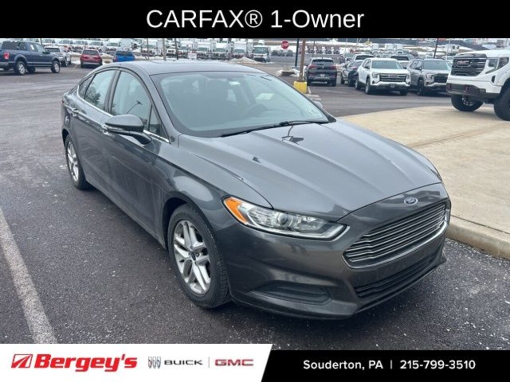 Used 2016 Ford Fusion SE Sedan