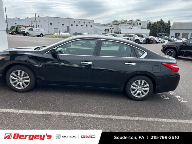 2017 Nissan Altima 2.5 S photo 2