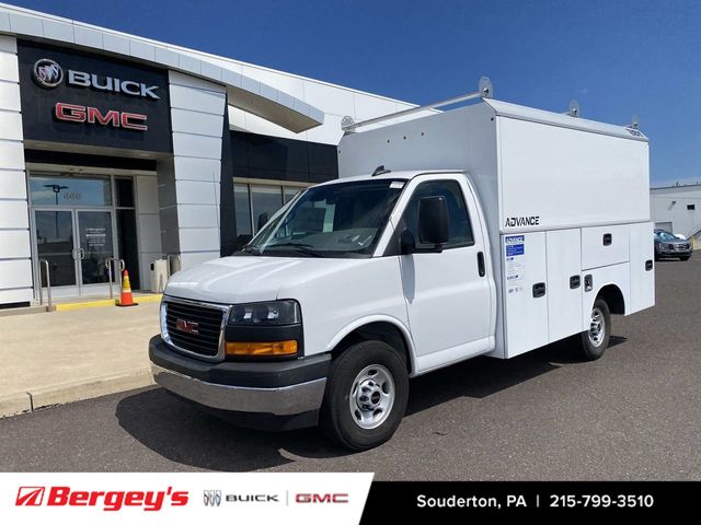 2025 GMC Savana Cutaway Work Van's photo