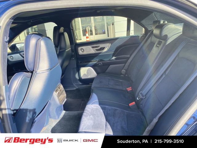 2018 Lincoln Continental Black Label photo 4