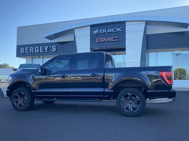2022 Ford F-150 XLT photo 2